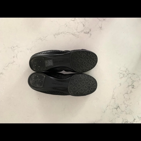 Nine West Black Snakeskin Leather Ballet Flats - Picture 2 of 3